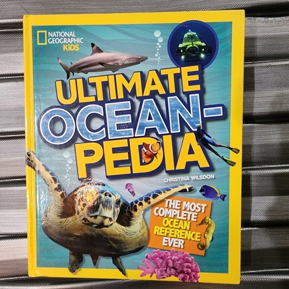 National Geographic Kids Ultimate Ocean-Pedia Book